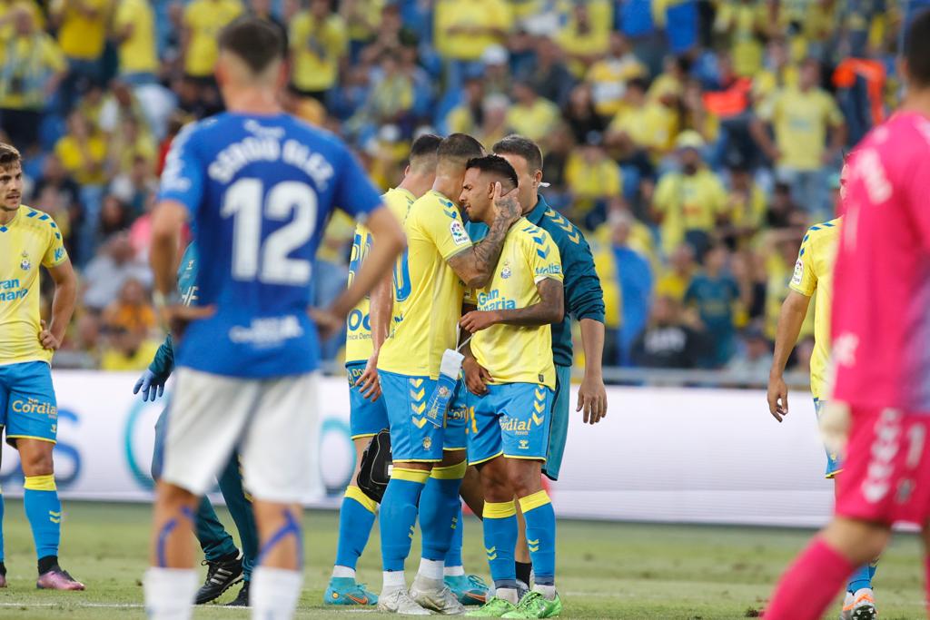 Fotos: Máxima tensión en el partido entre la UD y Tenerife