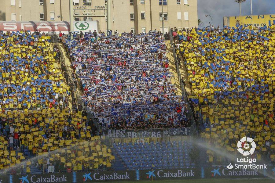 Fotos: Máxima tensión en el partido entre la UD y Tenerife