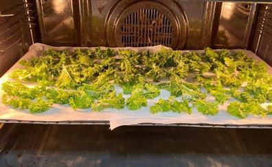 Imagen secundaria 1 - Horneado y secado de las chips de kale