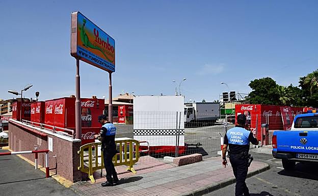 San Bartolomé precinta una treintena de chiringuitos del carnaval en el Yumbo