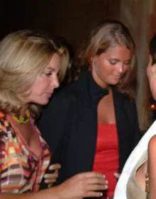 Imagen secundaria 2 - En la primera foto, con Naomi Campbell, en una fiesta en Marbella. En la segunda, con Jesús Gil en la inauguración de la discoteca marbellí y por último, con la princesa Magdalena de Suecia.