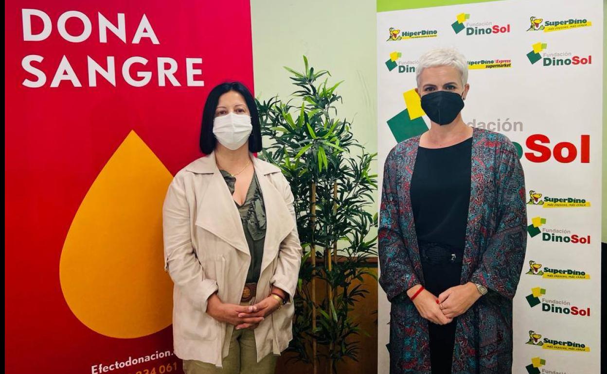 Teresa Gutiérrez, presidenta del ICHH, junto a Virginia Dávila, directora de la Fundación DinoSol