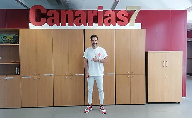 El actor Carlos Torres, que interpreta a Charly Flow en 'La reina del Flow', visita CANARIAS7. 
