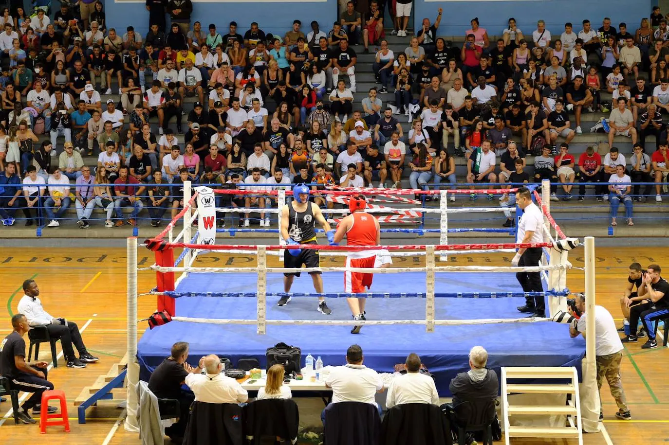 Fotos: Boxea Canarias hace vibrar a la afición