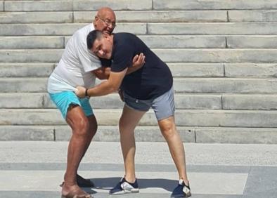 Imagen secundaria 1 - Barranquera-Caballero: agarrada simbólica en el Capitolio de La Habana