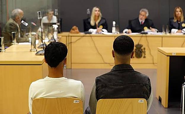 Aplazan el juicio contra los dos acusados de abusar de una empleada de su centro de acogida