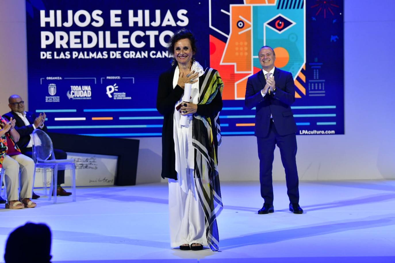 Fotos: La capital grancanaria destaca la labor de 23 personalidades e instituciones en su 544 aniversario