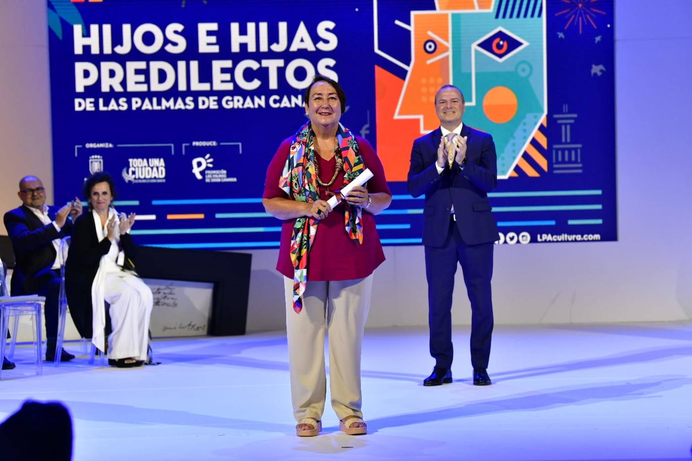 Fotos: La capital grancanaria destaca la labor de 23 personalidades e instituciones en su 544 aniversario