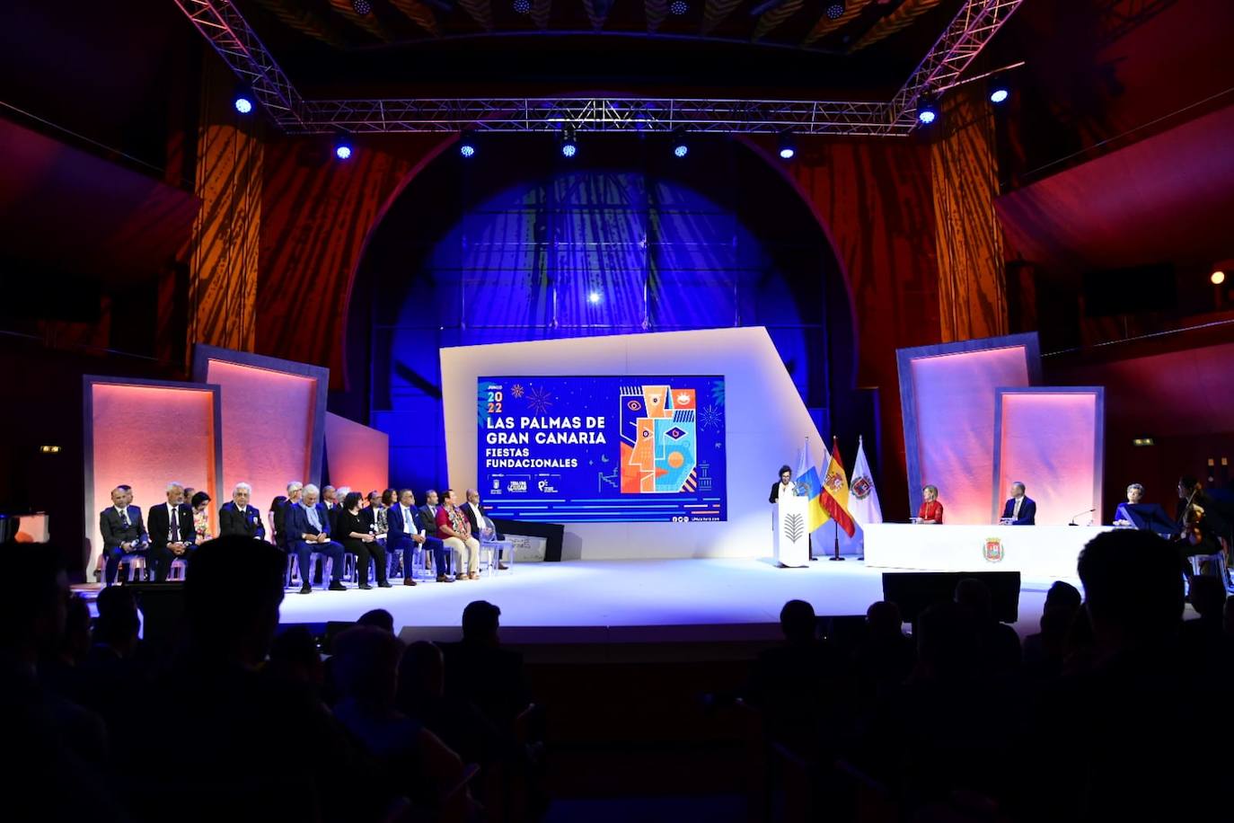 Fotos: La capital grancanaria destaca la labor de 23 personalidades e instituciones en su 544 aniversario