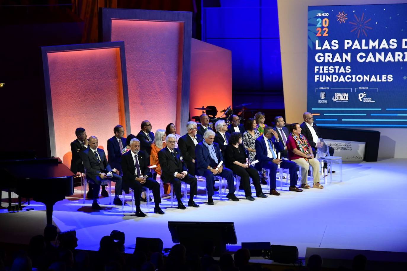 Fotos: La capital grancanaria destaca la labor de 23 personalidades e instituciones en su 544 aniversario