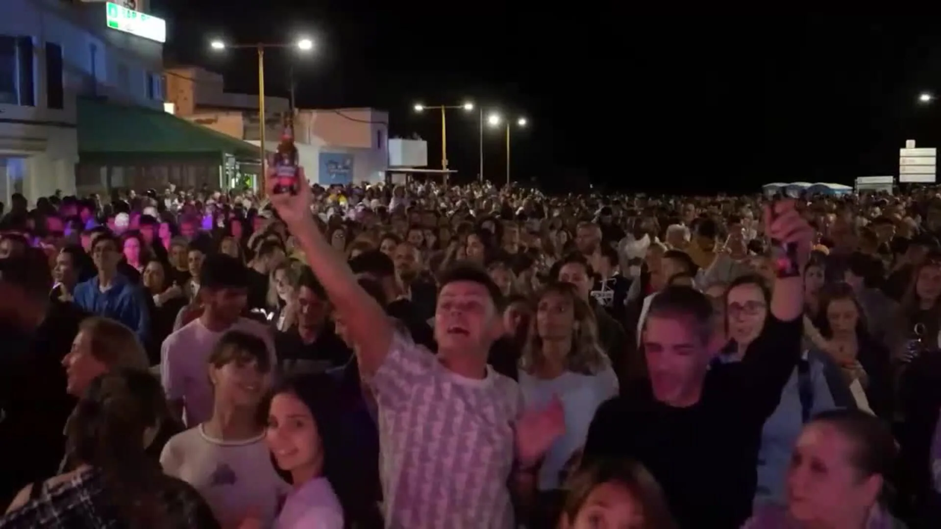 Cientos de personas pasaron la noche de San Juan en Pozo Izquierdo