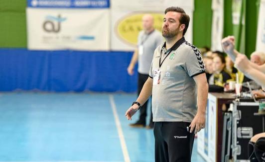 Robert Cuesta, técnico del Rocasa. 