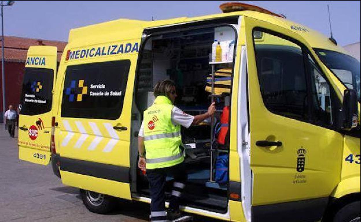 Imagen de archivo de una ambulancia del SUC. 