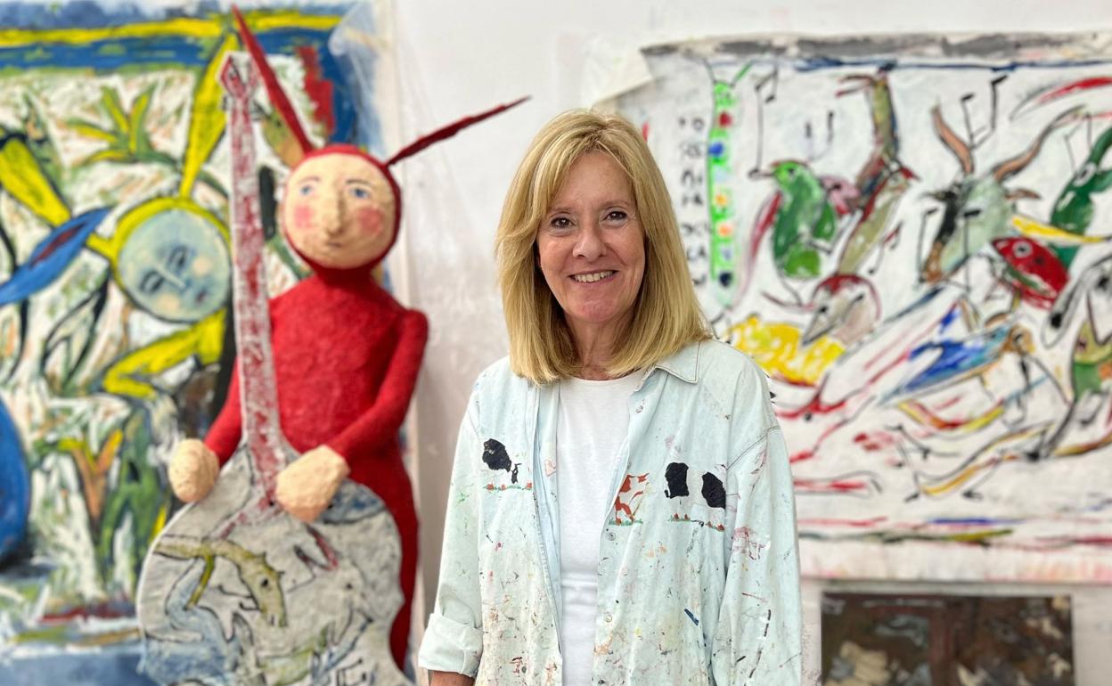 La pintora Marta Mariño presenta su exposición 'Sinestesia' en la Casa-Museo León y Castillo, de Teldex. 