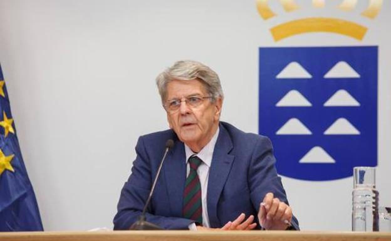 El portavoz del Gobierno de Canarias, Julio Pérez, en rueda de prensa.