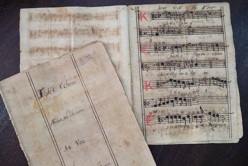 Fotos: El Archivo de Música de la Catedral de Canarias es digitalizado
