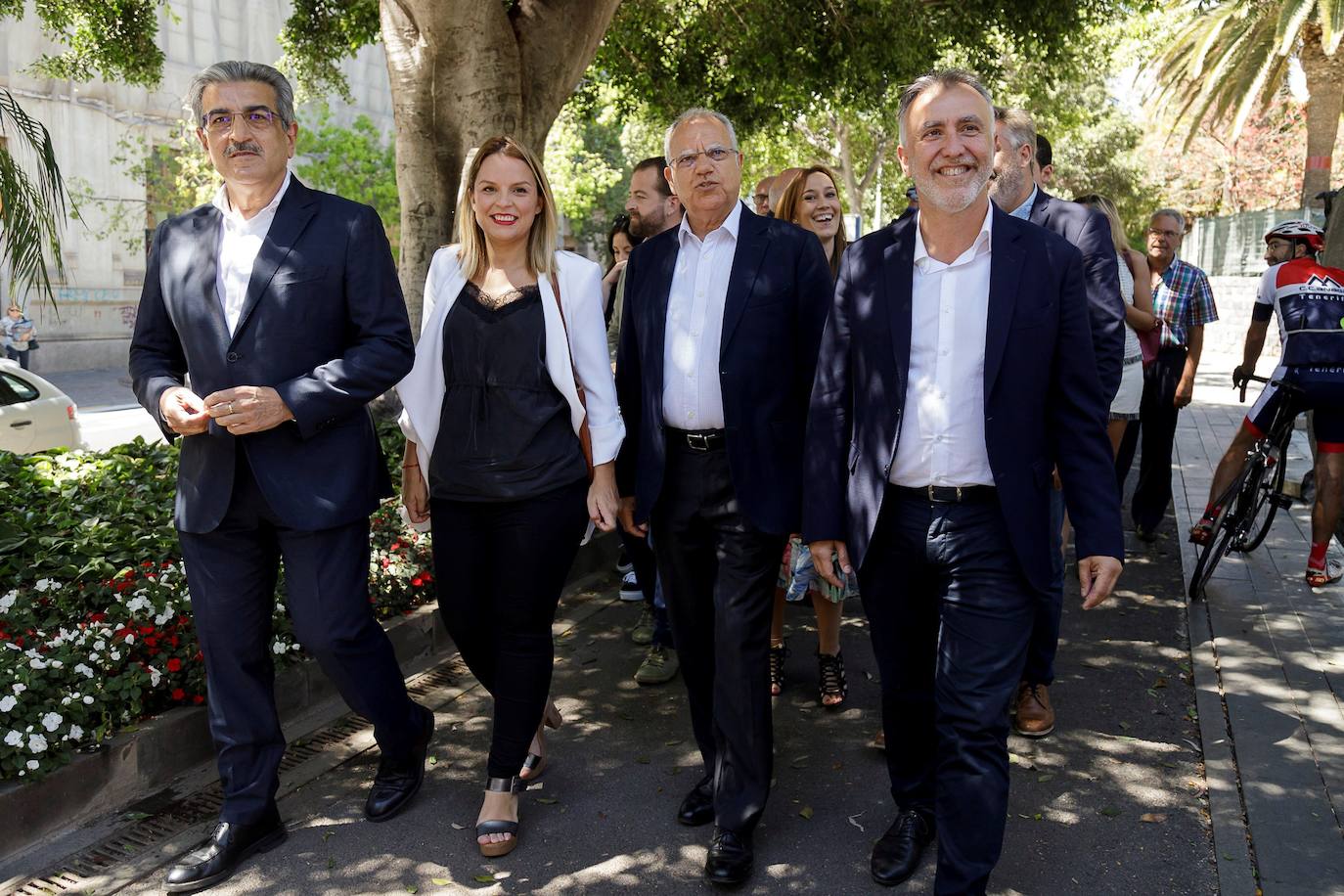 Los socios firmaron el Pacto de las Flores en el Parque del Reloj de Santa Cruz de Tenerife.