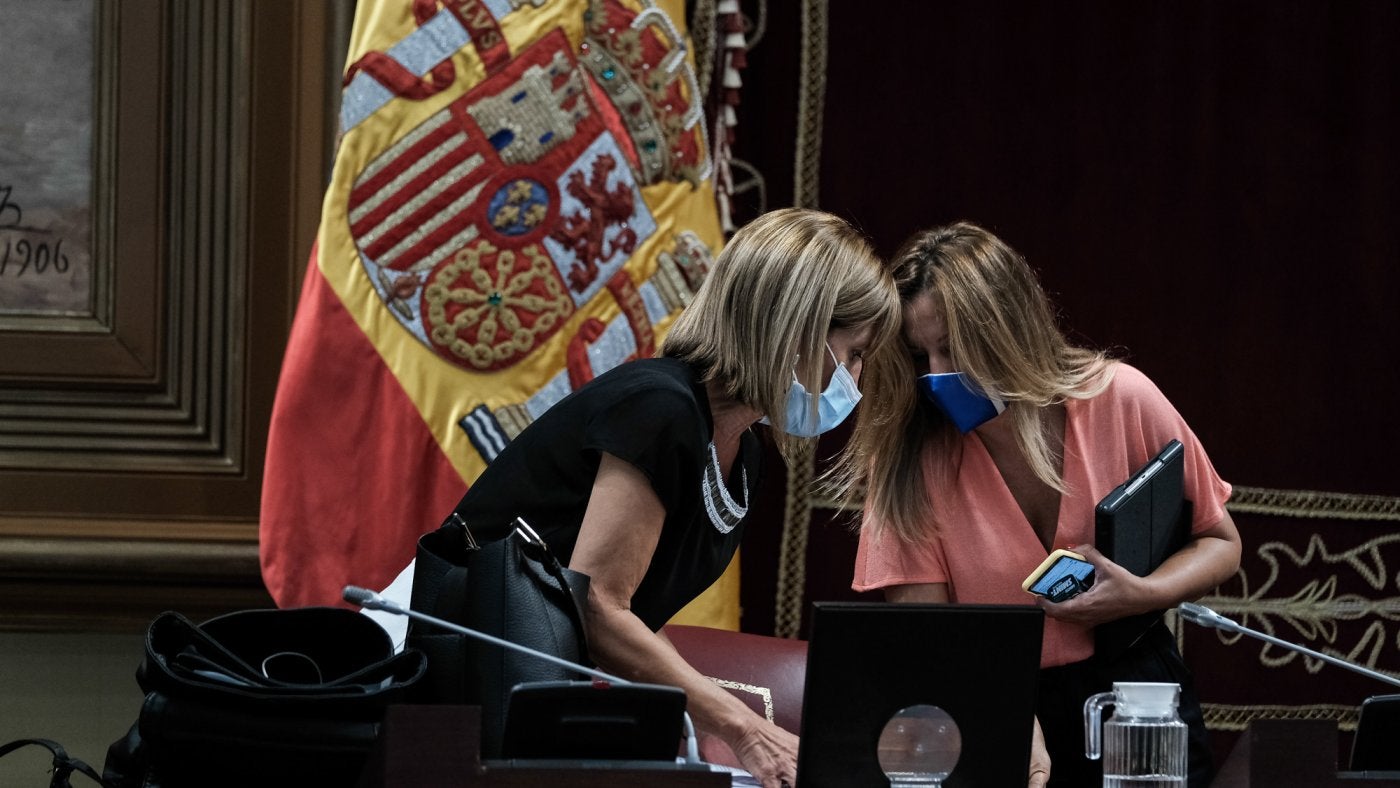 Las diputadas nacionalistas Esther González (NC) y Rosa Dávila (CC). 