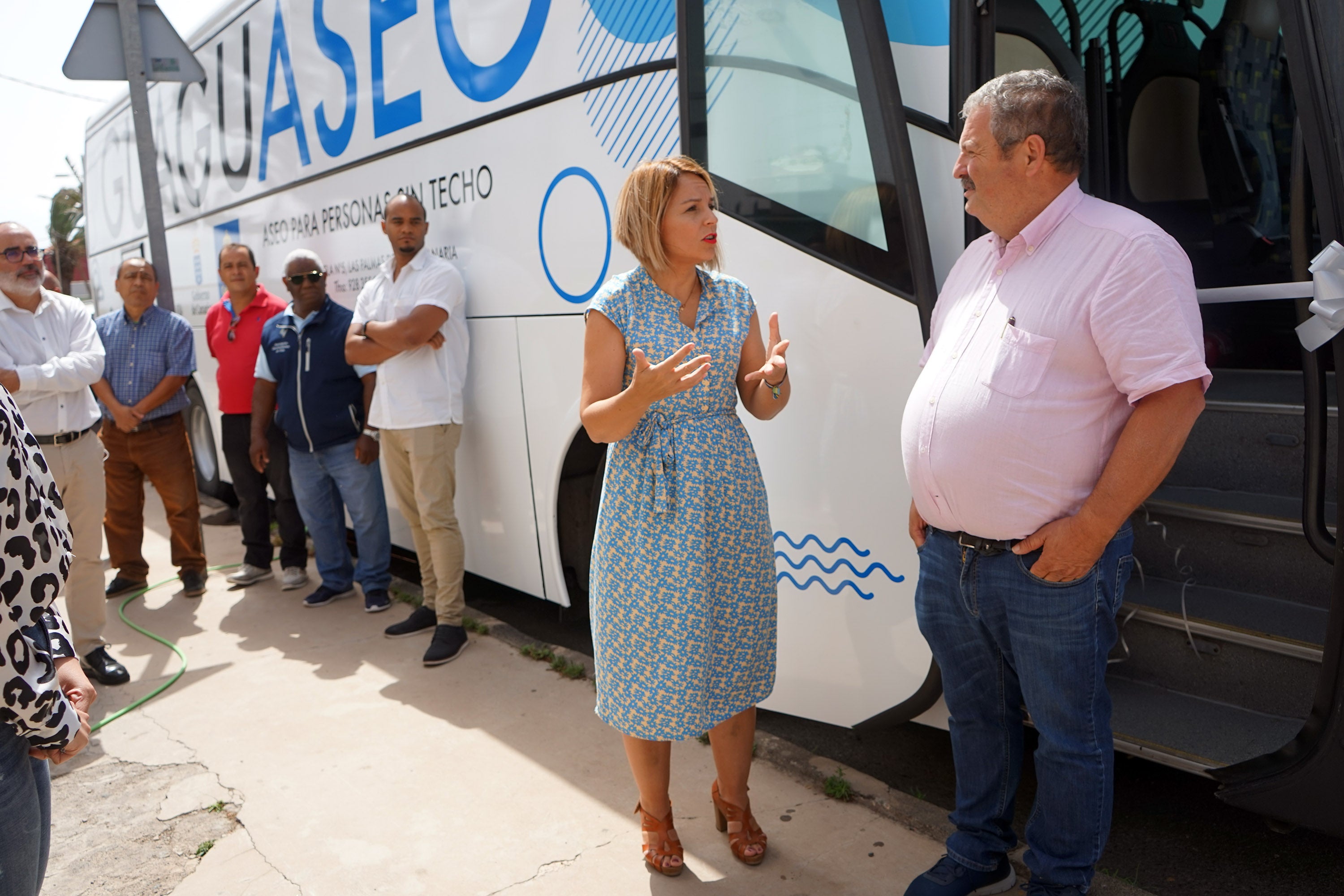 Fotos: La guaguaseo ofrecerá aseo y atención médica a personas sin hogar en Gran Canaria
