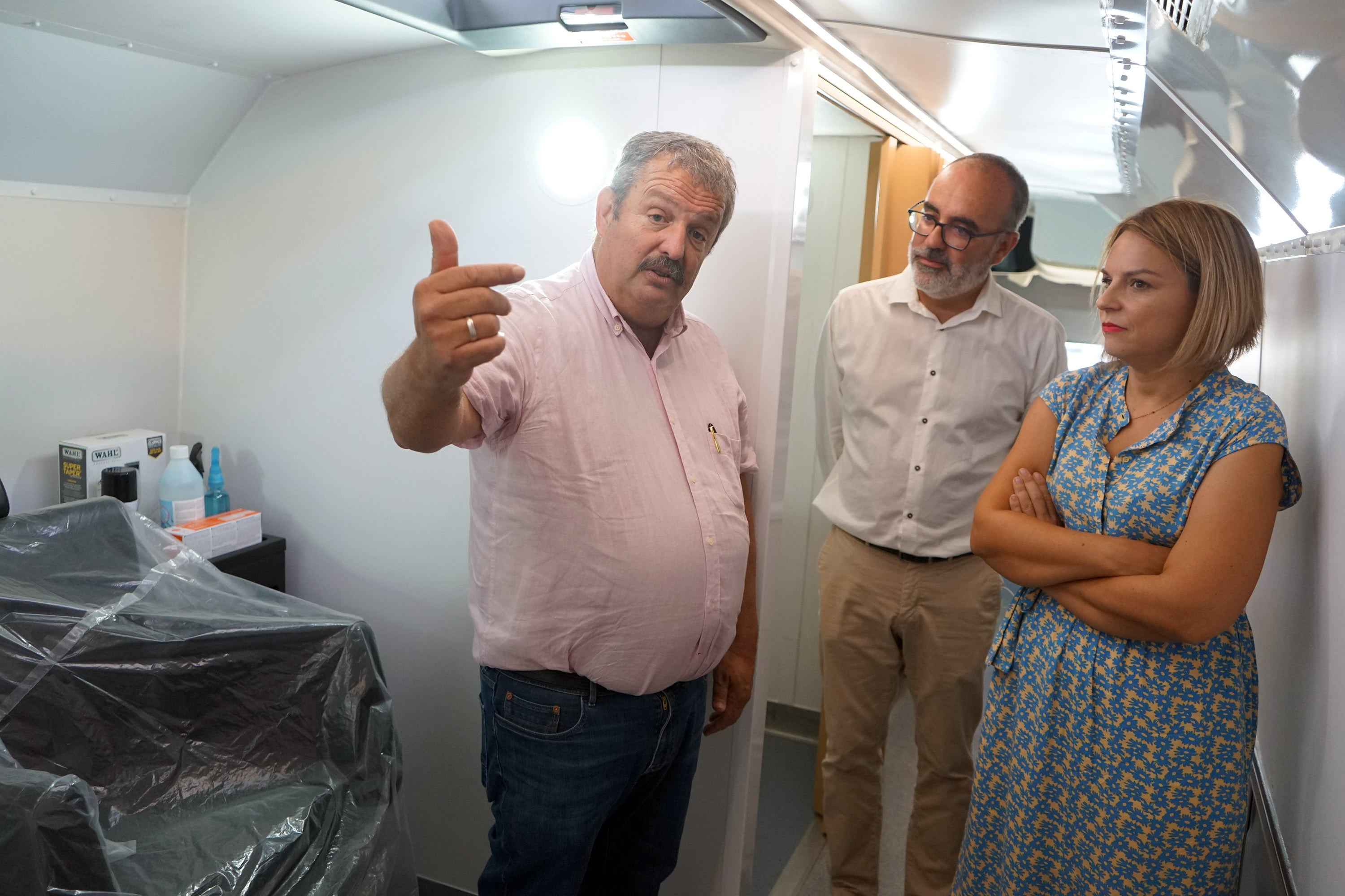 Fotos: La guaguaseo ofrecerá aseo y atención médica a personas sin hogar en Gran Canaria