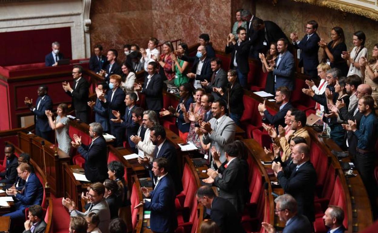 Los diputados franceses durante la sesión de este lunes en la Asamblea Nacional. 