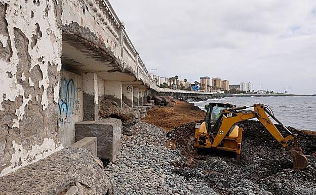 4.000 bloques de hormigón para restituir la escollera de la Avenida Marítima