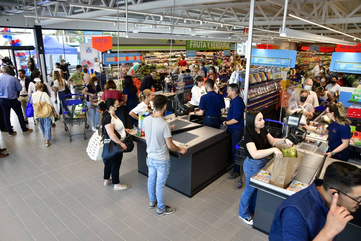 Fotos: Aldi abre al público en Las Palmas de Gran Canaria y Telde