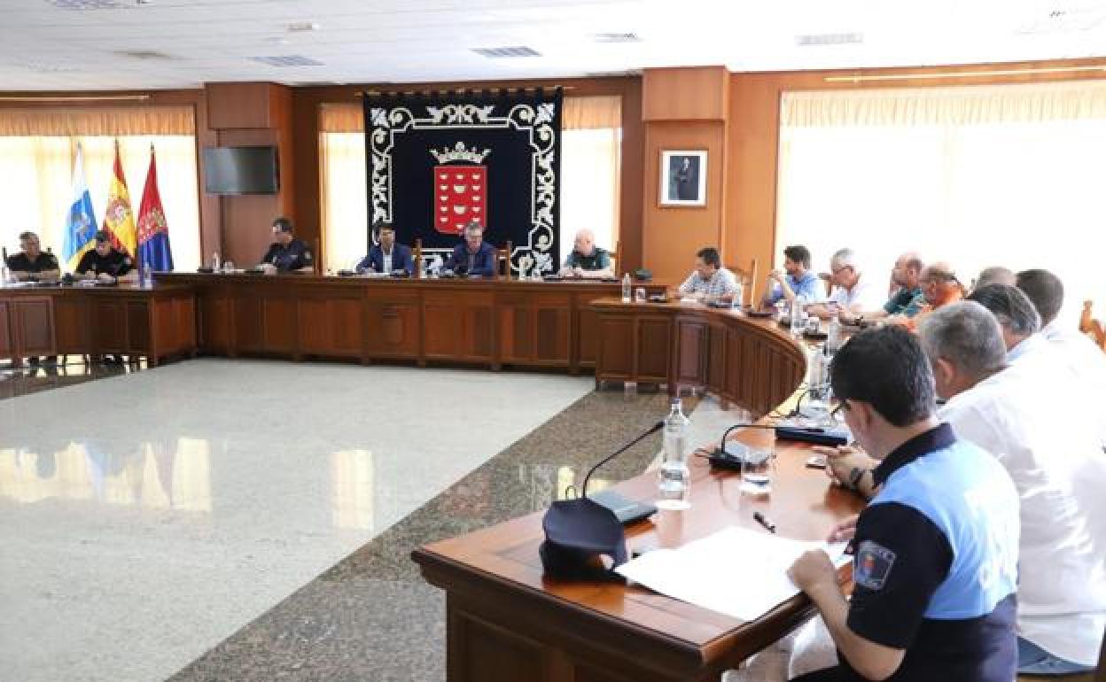 Juan Ramón Pérez Borges y Marcos Bergaz presidieron la reunión. 