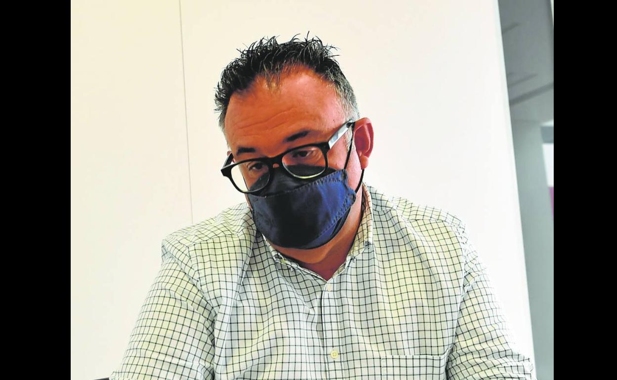 Conrado Domínguez, en su despacho en la capital grancanaria. 