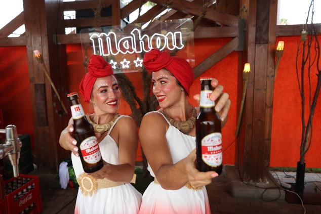 Mahou fue la primera que invitó a todos los presentes a disfrutar de su nueva y refrescante cerveza edición especial Canarias de Mahou Cinco Estrellas.