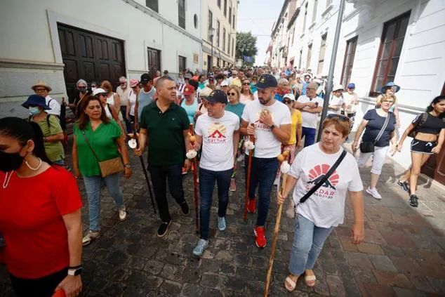 Fotos: Los peregrinos grancanarios salen camino de Gáldar