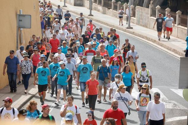 Fotos: Los peregrinos grancanarios salen camino de Gáldar