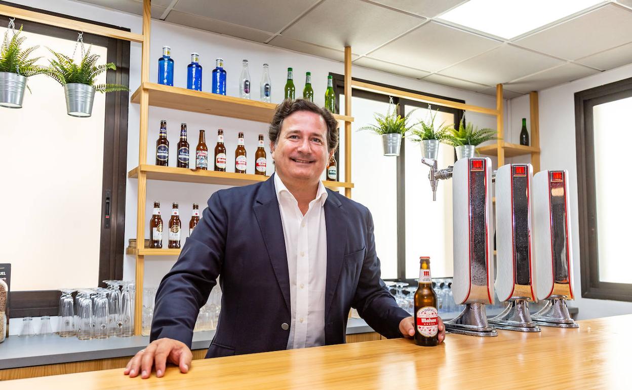 Fernando Bustamante es director general de la Unidad de Negocio Canarias de Mahou San Miguel. 