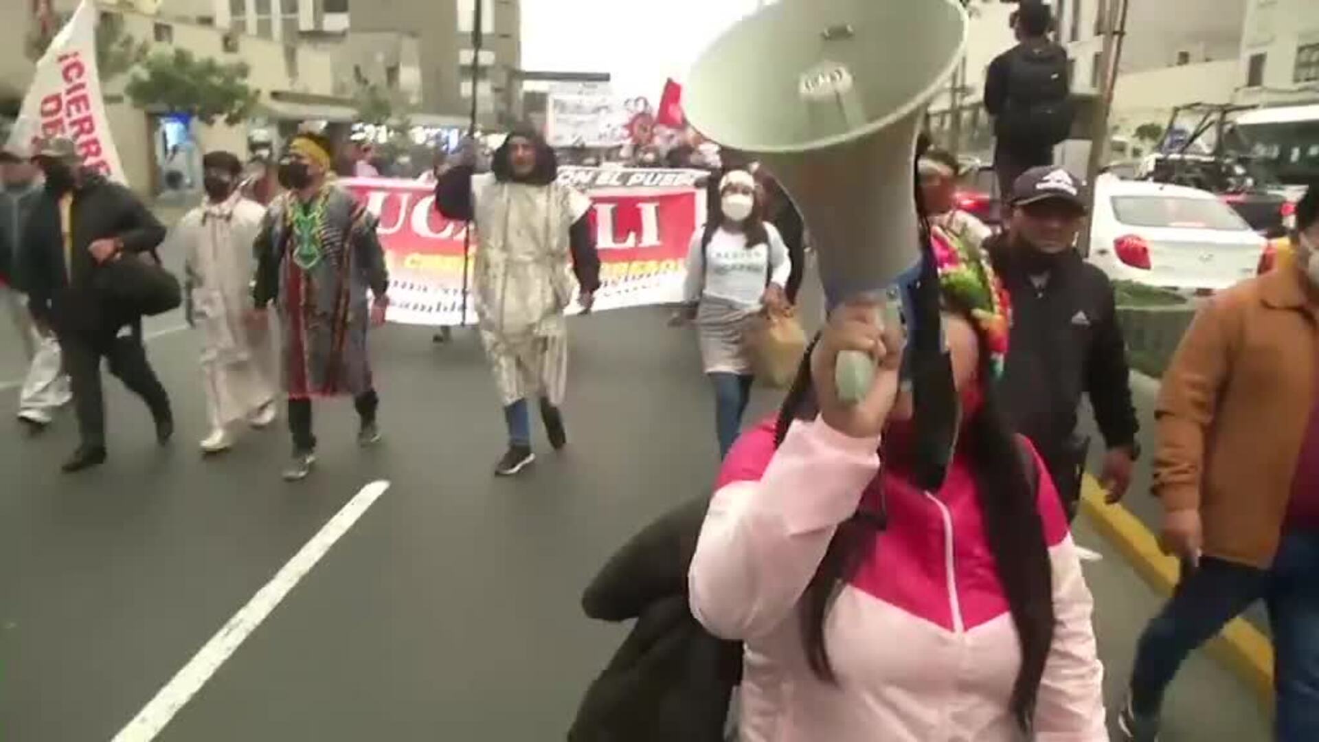 Protesta en Lima para pedir la disolución del Congreso