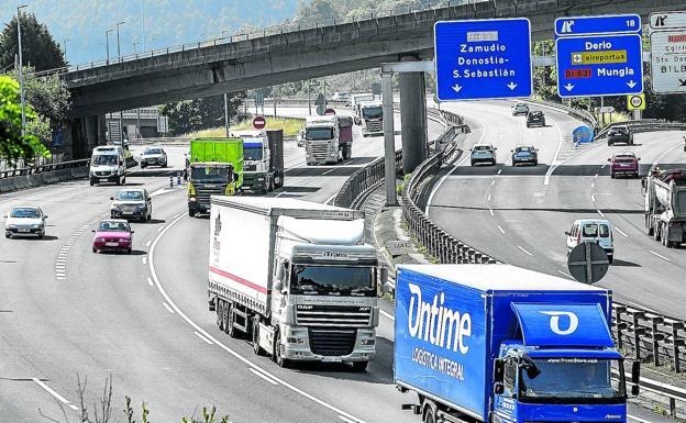 El Gobierno aprueba el decreto-ley que prohíbe el trabajo a pérdidas de los transportistas