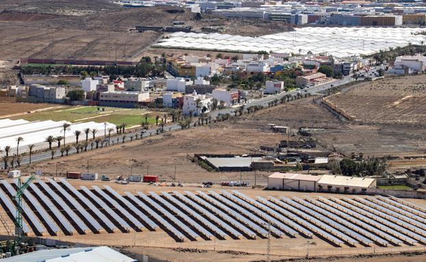 La generación fotovoltaica establece en 63,5 MW su nuevo récord insular