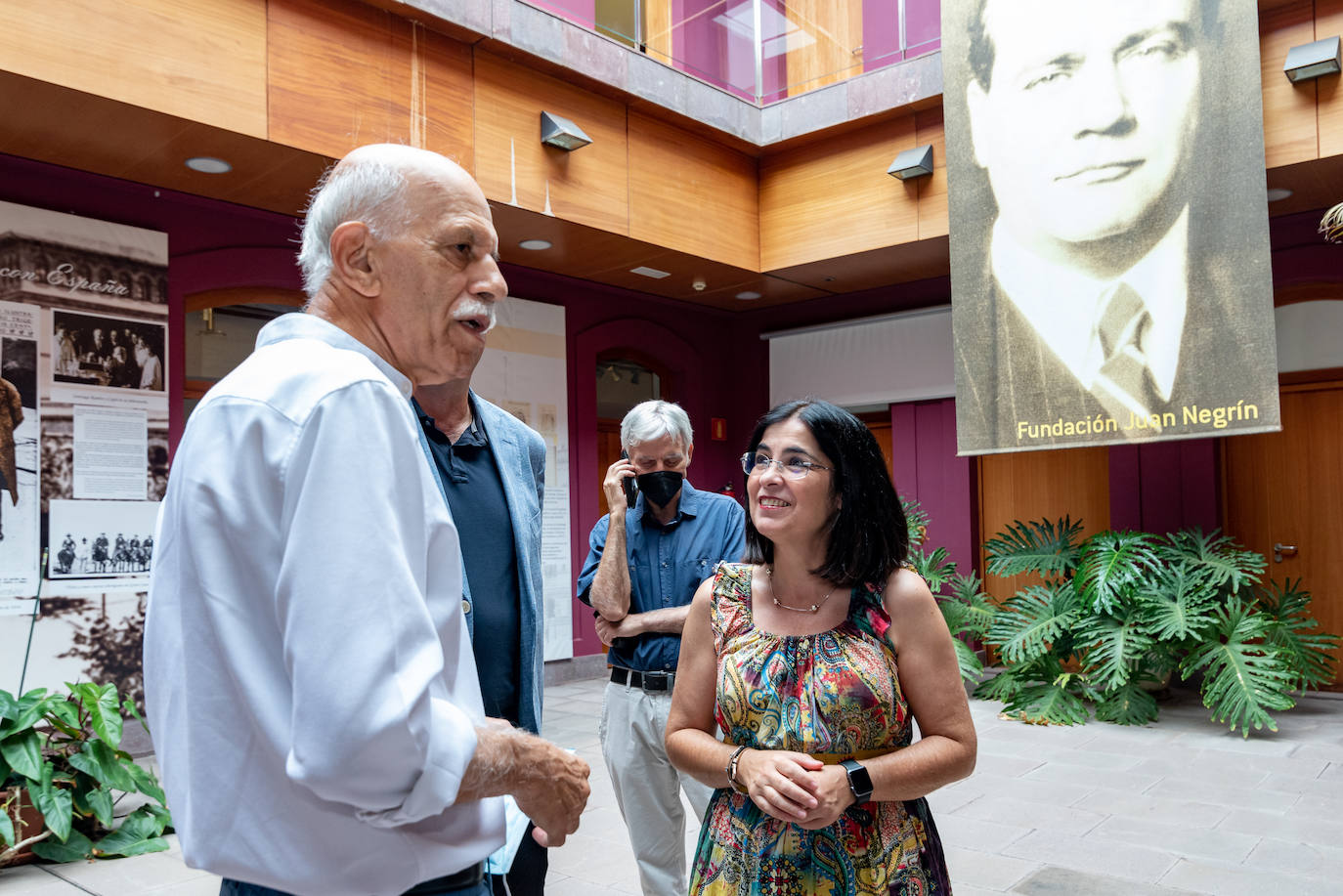 Fotos: La ministra de Sanidad visita la Fundación Juan Negrín
