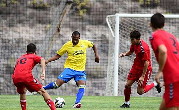 Imagen principal - La UD se regala una goleada para cerrar los amistosos de pretemporada