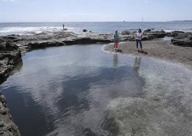 Imagen secundaria 1 - El PP denuncia el abandono de las playas de la capital grancanaria