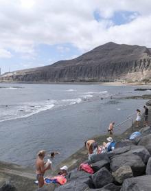 Imagen secundaria 2 - El PP denuncia el abandono de las playas de la capital grancanaria