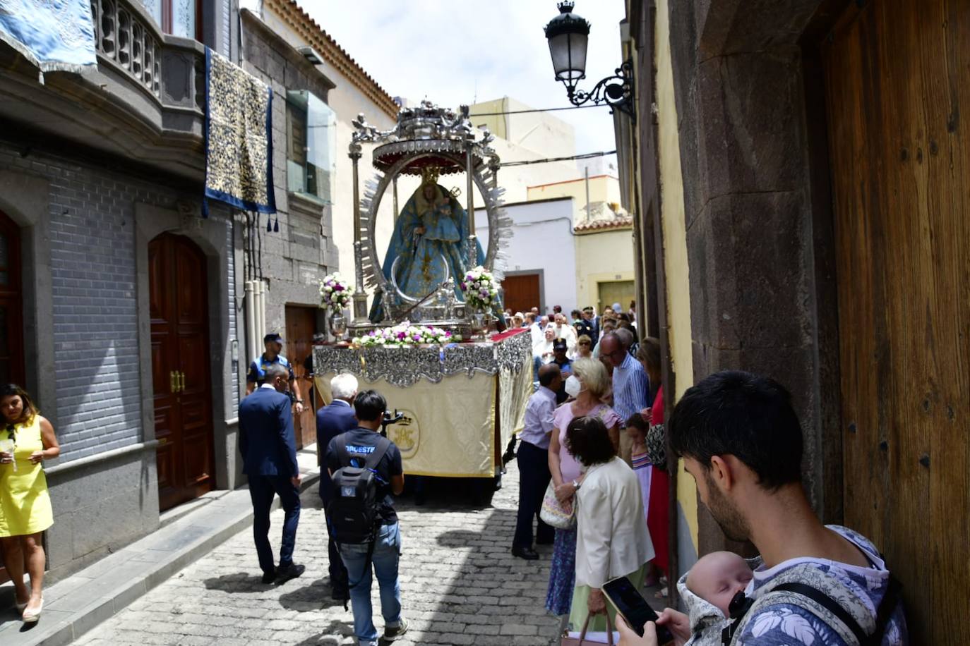 Fotos: Las calles de Guía se llenan para ver a su Virgen