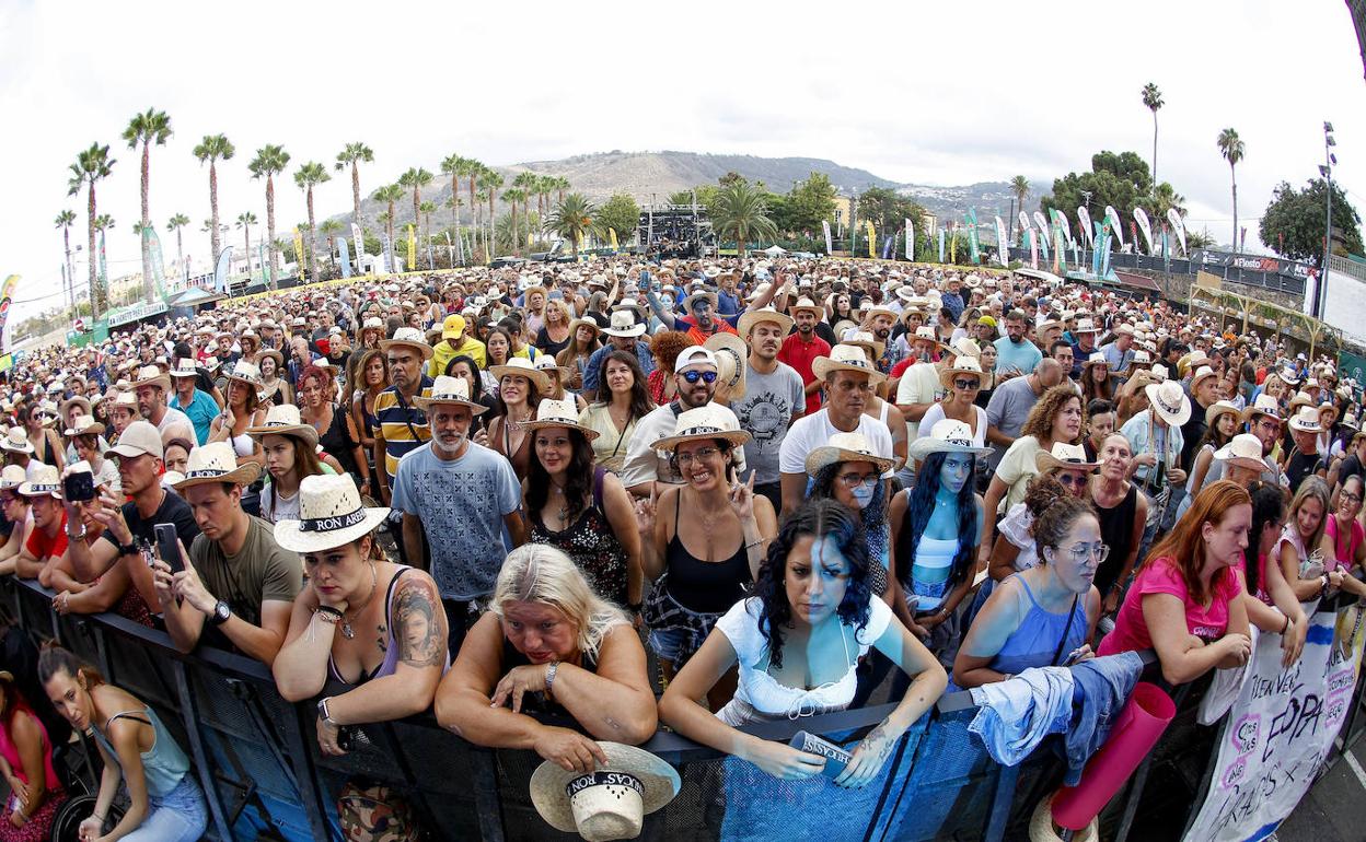 El público se lo pasó en grande en Arucas. 