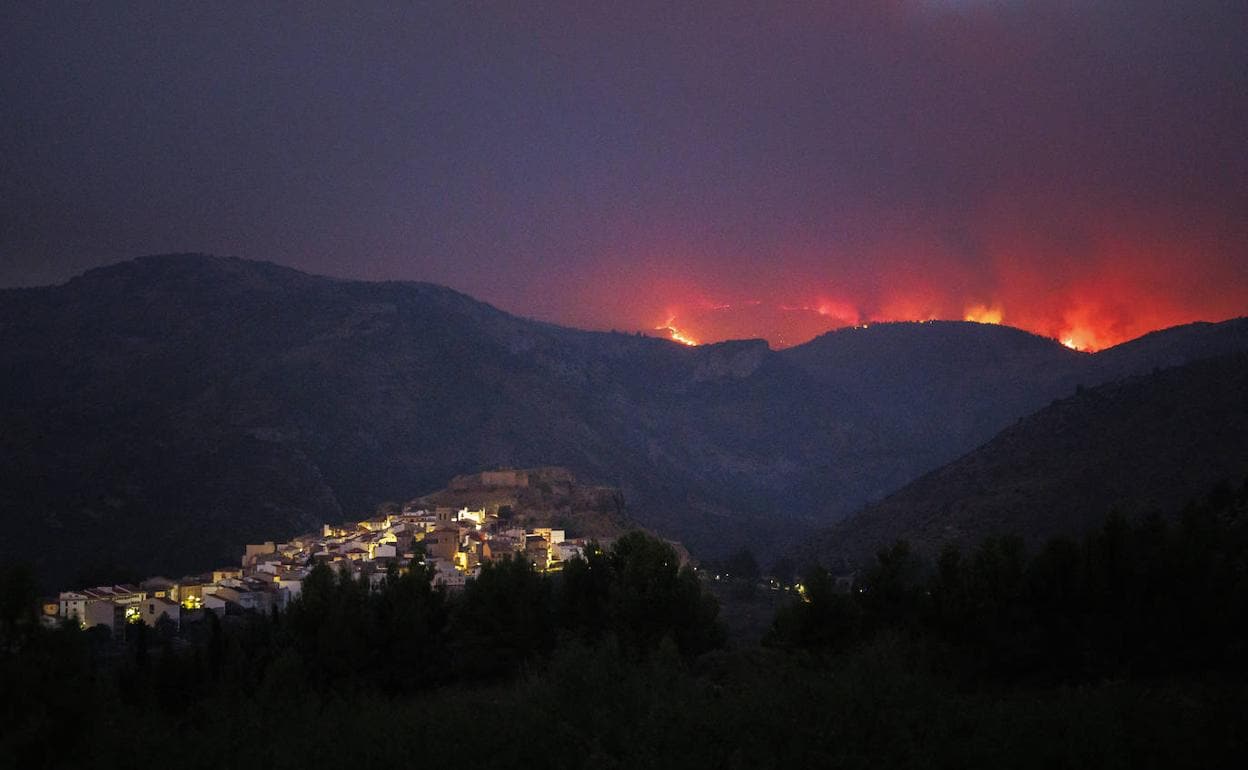 La superficie forestal arrasada por incendios es ya más del triple que la media de la década