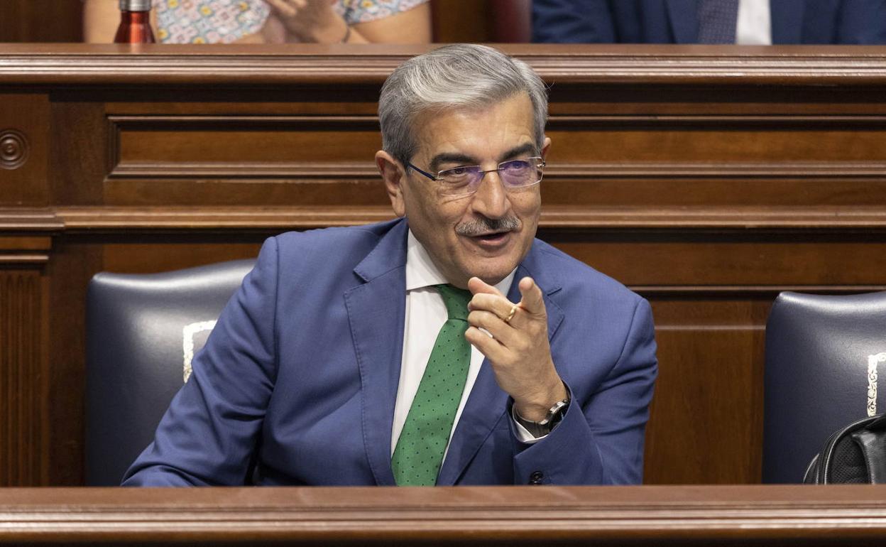 El Gobierno canario pagó a sus proveedores en la mitad del plazo exigible desde enero