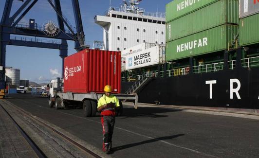 Imagen de contenedores en el puerto de Arrecife. 