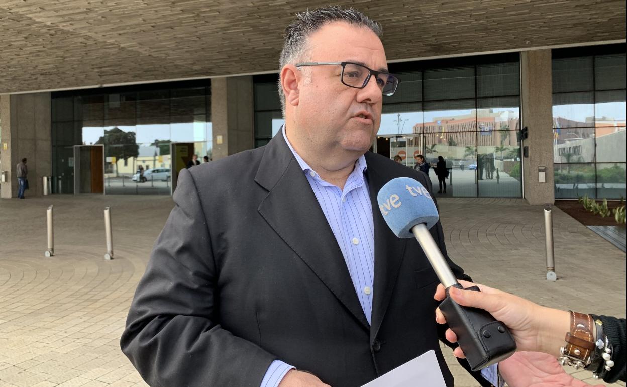 Conrado Domínguez, en una imagen de archivo, en el exterior de la Ciudad de la Justicia. 