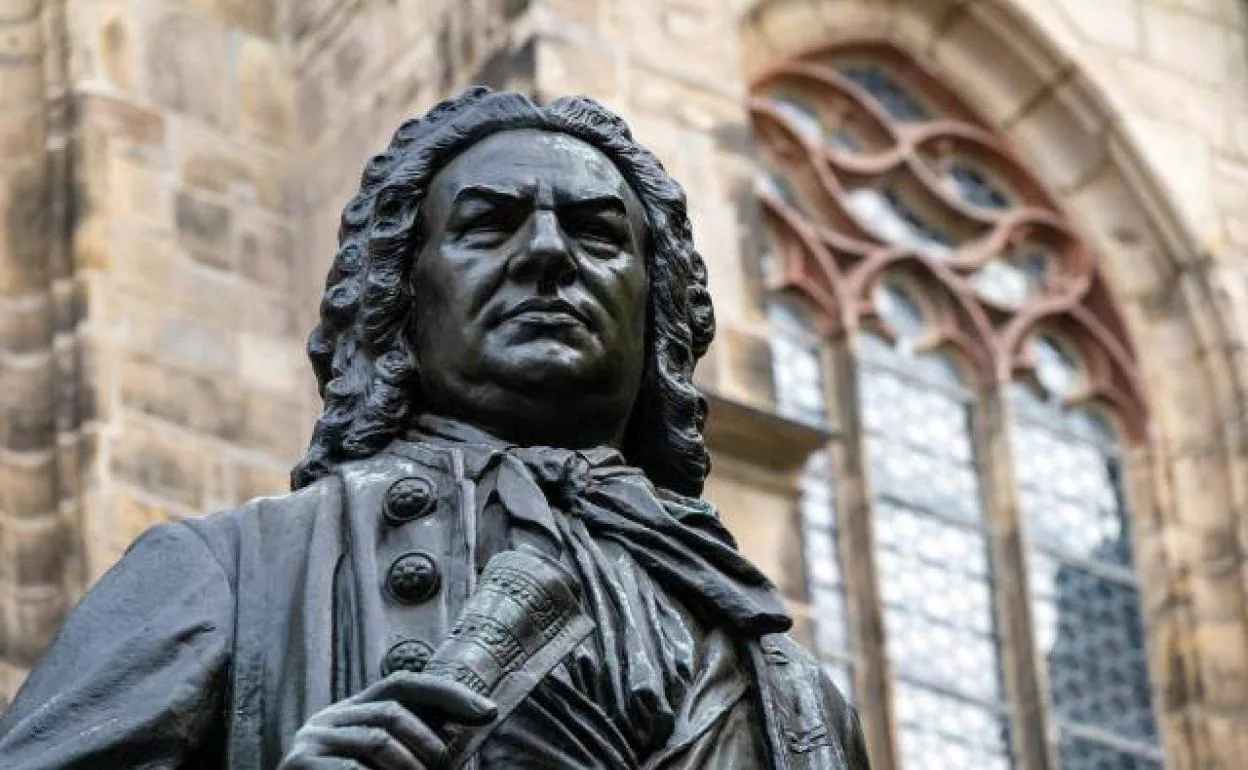 Estatua del compositor Johann Sebastian Bach en Leipzig (Alemania). 