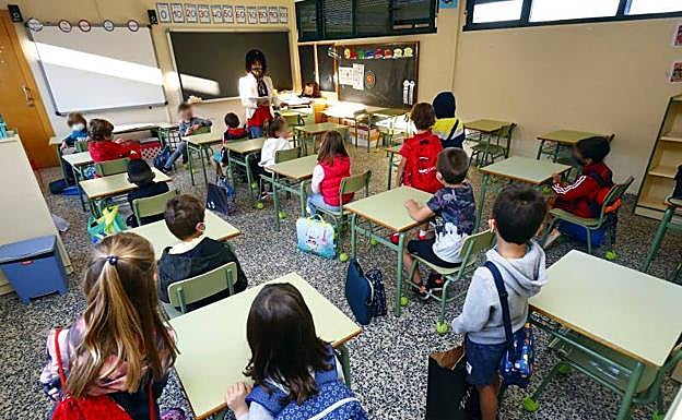 Educación emitirá una circular a los centros advirtiendo de la ilegalidad de pedir dinero a las familias