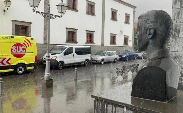 En Tunte, donde se preveía calor sofocante, cayó este jueves un buen chaparrón de agua. 