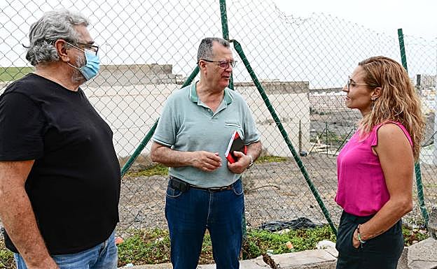 Los vecinos piden una solución a un problema que califican de «sinvivir». 